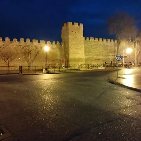 La Gala Nyaraló *