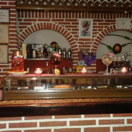La Gala Nyaraló *